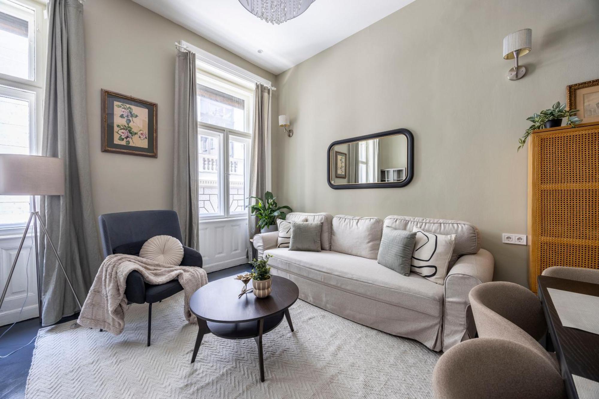 Charming Art Deco Style Apartment In The Heart Of Будапеща Екстериор снимка