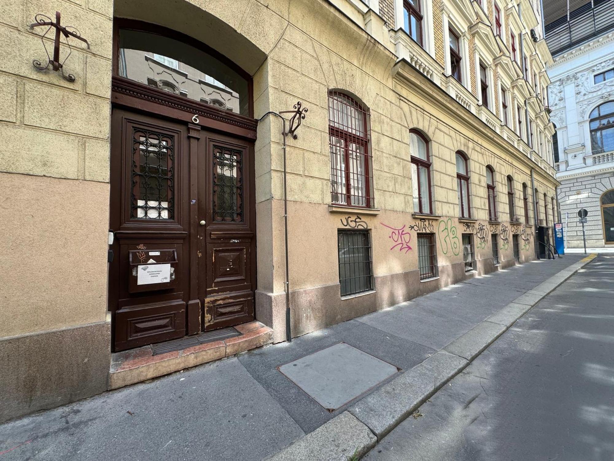 Charming Art Deco Style Apartment In The Heart Of Будапеща Екстериор снимка