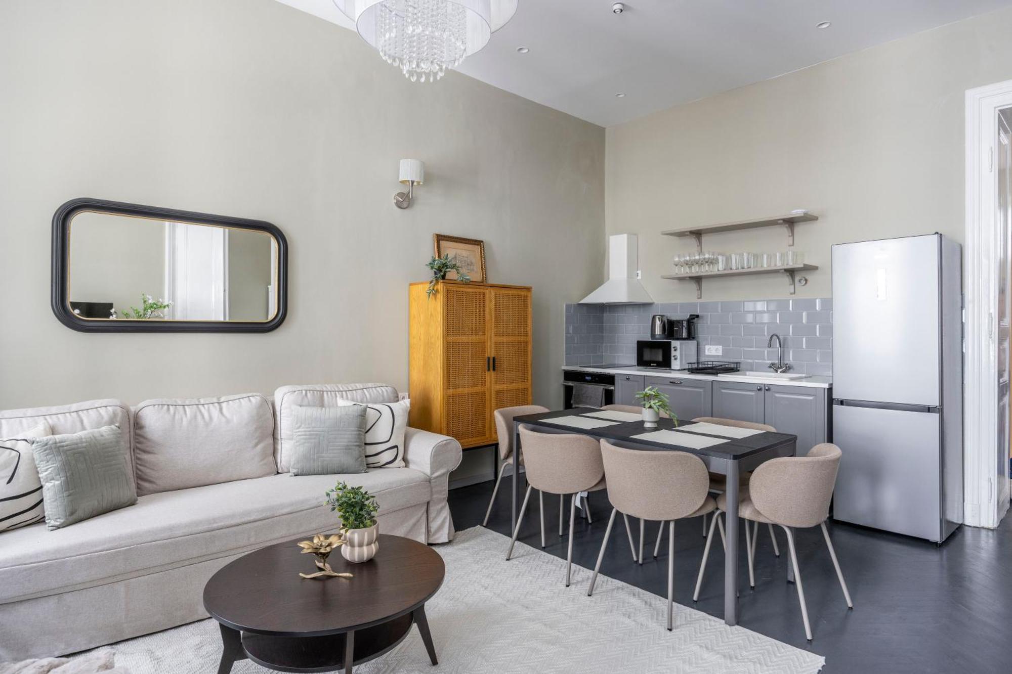 Charming Art Deco Style Apartment In The Heart Of Будапеща Екстериор снимка